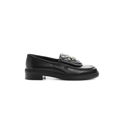 CHANEL LEATHER FLATS IN BLACK G36646 X01000 94305
